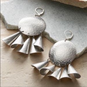 Soft surroundings valor earring in silver